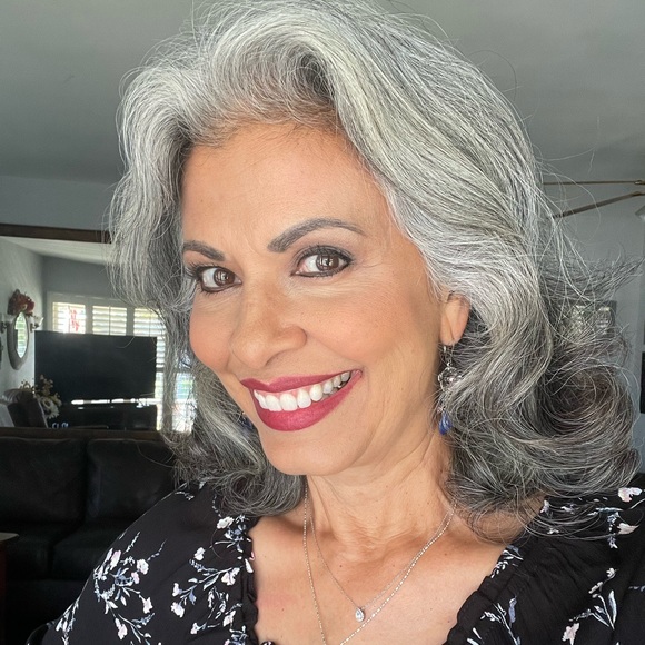 Meet your Posher, Bea - Picture 1 of 2